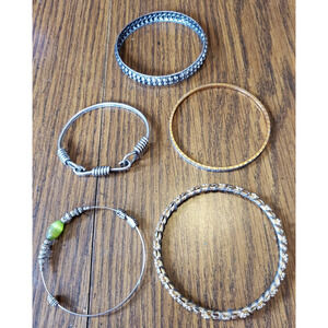 Lot of 5 Womans Vintage Metal Thin Loop Bracelets